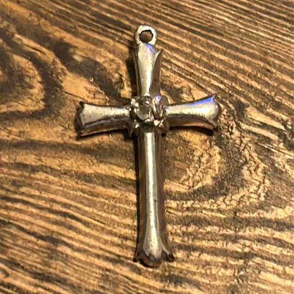 Jewelry - Vintage silver cross pendant with rhinestones